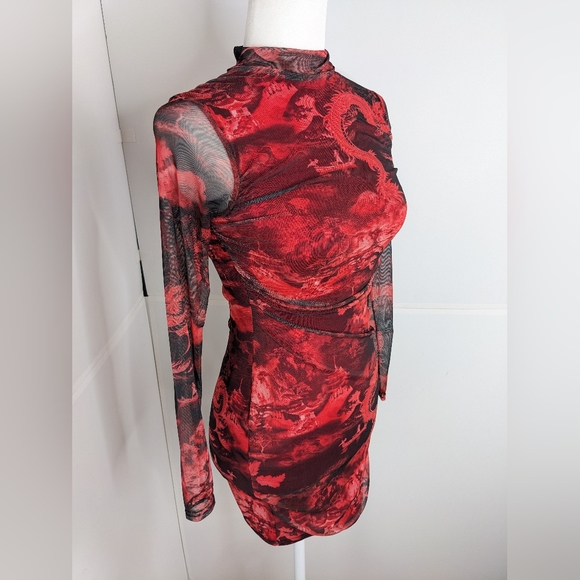 PrettyLittleThing Red and Black Dragon Long Sleeve Sexy Dress - Picture 3 of 16